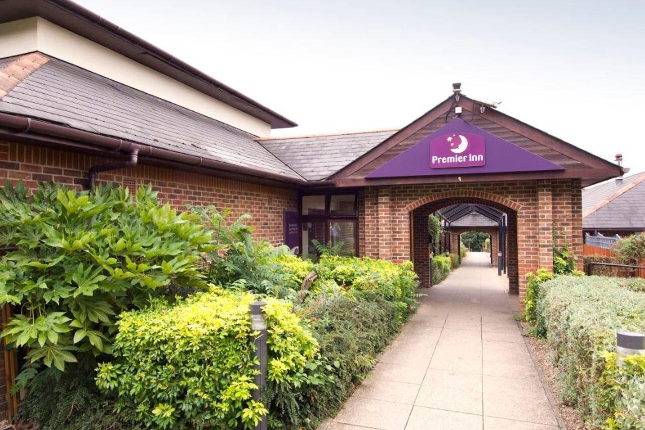 Premier Inn High Wycombe/Beaconsfield Exterior foto