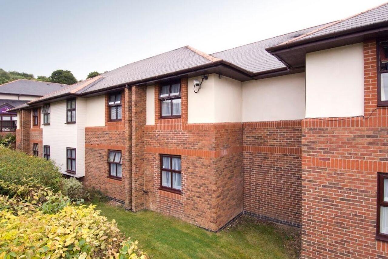 Premier Inn High Wycombe/Beaconsfield Exterior foto