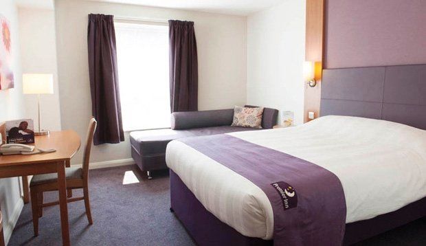 Premier Inn High Wycombe/Beaconsfield Exterior foto